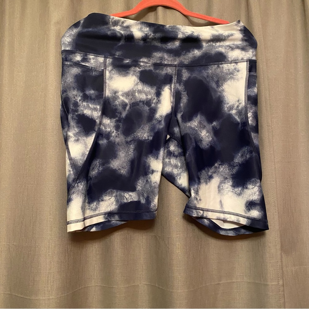 Old Navy Navy Blue and White Bike Shorts with Pockets Size Extra Large (XL)